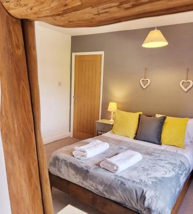 Family-Friendly Spacious 3BR, Near Uni & Town