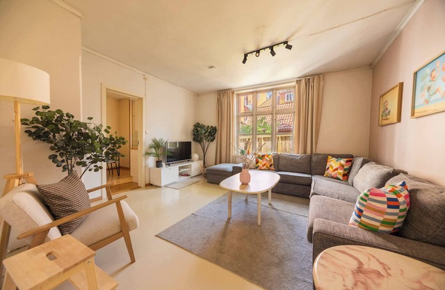 Family-Friendly Spacious 4BR near Downtown & Ocean