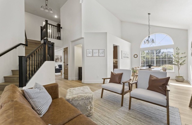 Family Friendly! The Peachtree House, Reno's Scandinavian Haven