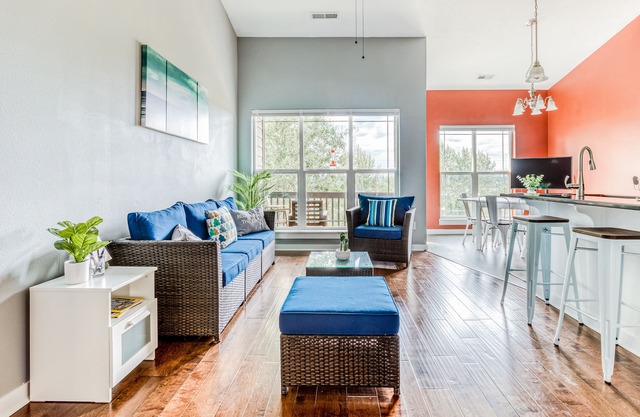 Family-Friendly Townhouse with High-Speed WiFi, and Washer/Dryer