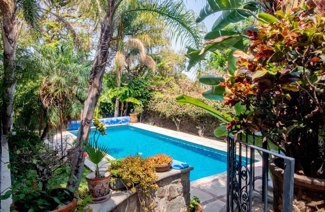Family Friendly Walled Villa w/Solar Heated Pool