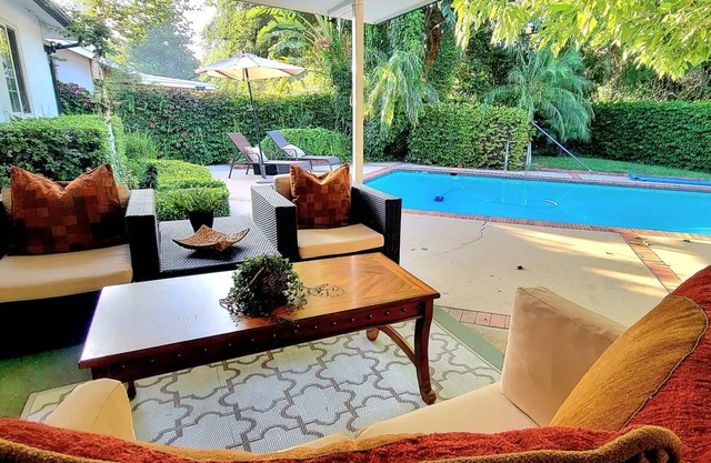 Family Fun Home 3 Bedrooms!- Pool, BBQ, & Fenced Yard-Pet Friendly!