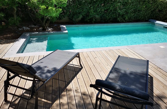 Family getaway between sea and garrigue - 5-bedroom villa with private pool