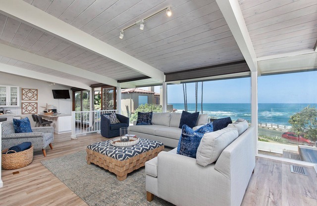 Family Getaway in Casa Cordova in Sunset Cliffs NOW W/AC & HEATED POOL!