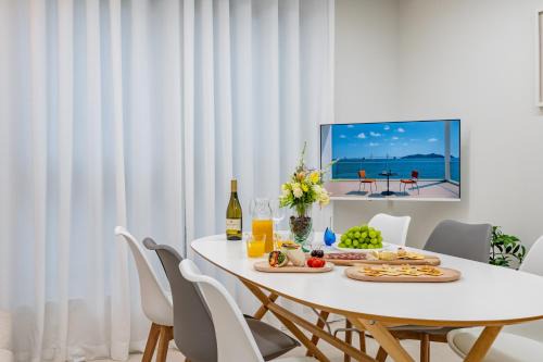 Family & Group stay, 3Room 5Beds, Near Jamsil KSPO DOME, Seongsu, Lotte World, Gangnam