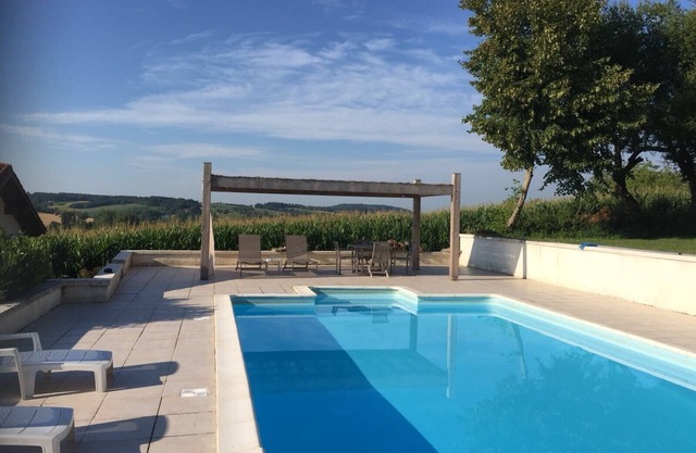 Family holiday home in the Dordogne with pool and great views sleeps 4