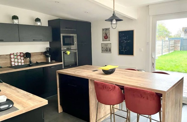 Family home 2 steps from Arras (2 to 10 pers)