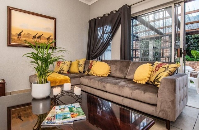 Family Home close to KrugerPark. Peacefull, safe and comfortable