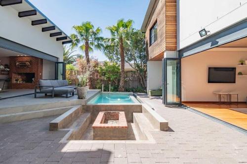 Family home in Tableview, close to Dolphin Beach.