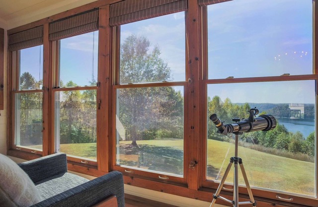 Family Home w/Porch & Center Hill Lake Views!