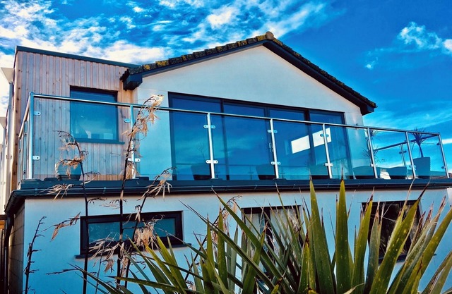 Family Home | Walk to Beach | Sea Views | Beach & Surf |