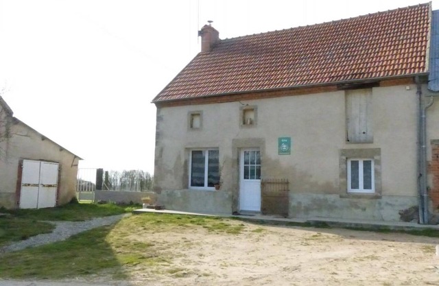 Family home with enclosed garden, near thermal spa