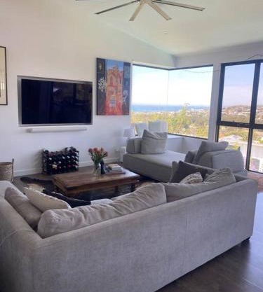 Family home with pool and views