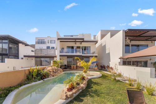 Family House Pool & Lake view 4 Bedrooms