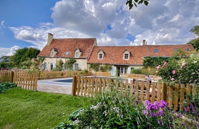 Family house with 7 bedrooms Tennis/pool near the golf bellême