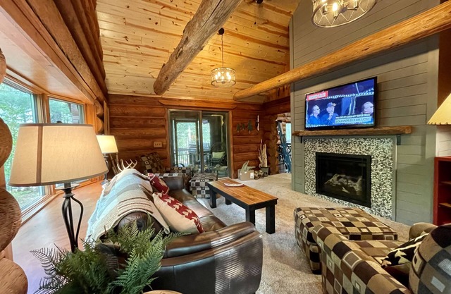 Family Log Cabin - Lake, Golf, Pool, Hike, Ski-ATV & Game Room - Northwoods WI