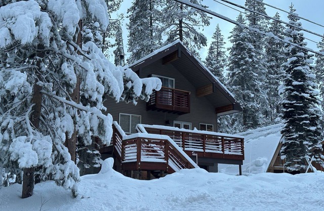 Family/Pet-Friendly Home in Soda Springs near Sugar Bowl, Truckee