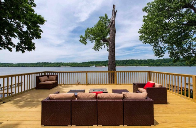 Family/Pet-Friendly Riverside Home w/Amazing Views