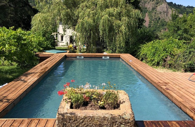 Family Retreat with Pool in Scenic Chamalières-sur-Loire