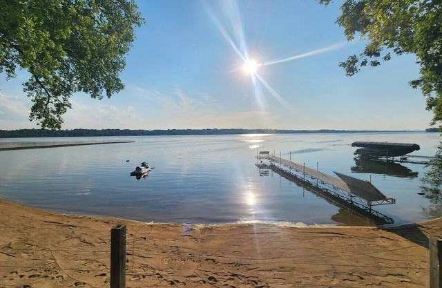 Family Shoreline Hideaway