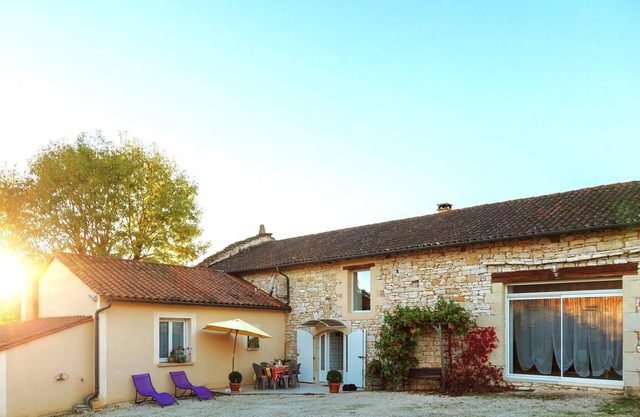 Family Stay in Scenic Cazals