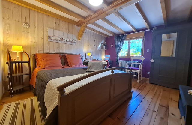 Family Suite: 2 Bedrooms, Independent Access & Traditional Meals, Near Gérardmer