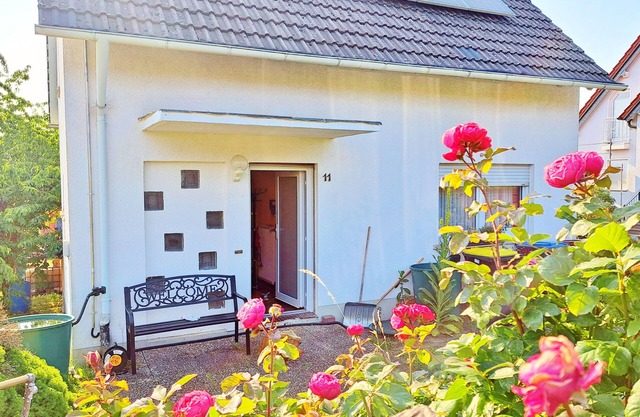 Family vacation home with garden on the edge of the village; children and dogs welcome