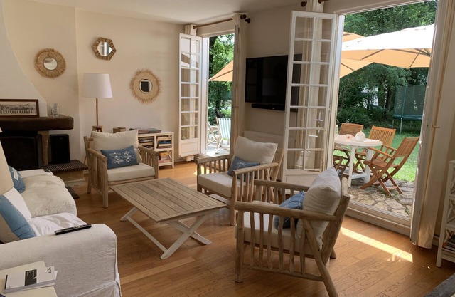 Family villa 10 minutes from St Palais Beach