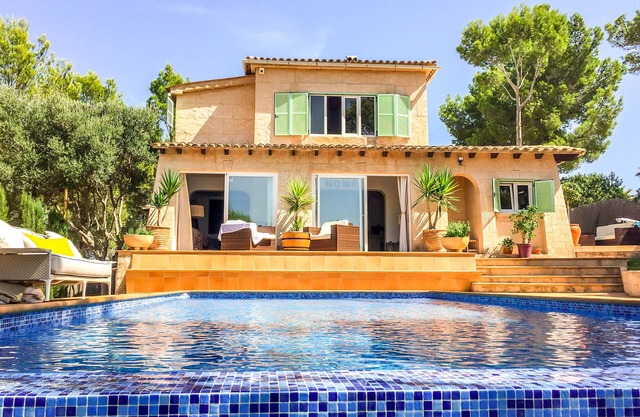 Family Villa with Infinity Pool in Santa Ponsa