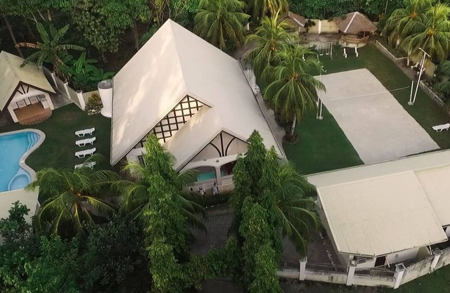 Family villa with pool on Panglao Island close to beach and dive sites