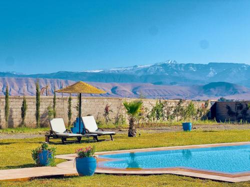 Family villa with swimming pool and a wonderful mountain view