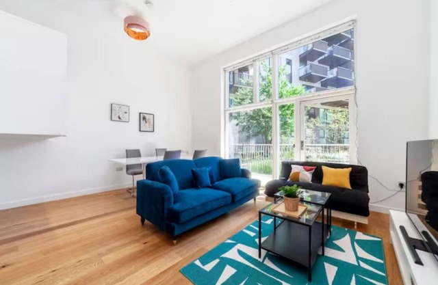 Fantastic 3BDR Duplex w/balcony East London
