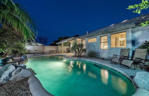 Fantastic 5 Bedroom Home On Golf Free Heated Pool