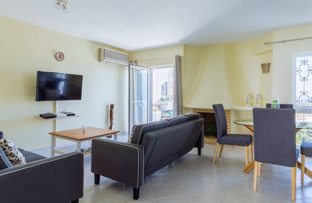 Fantastic apartment with direct sea access
