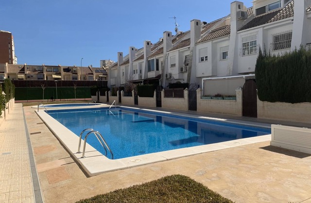 Fantastic house in Alicante. 3 bedrooms + swimming pool - 500m from the beach