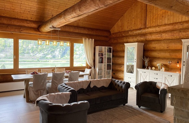 Fantastic log cabin on the Rhine