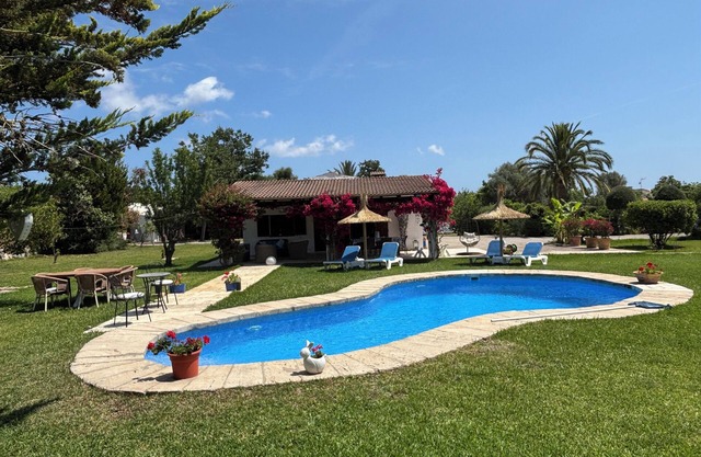 Fantastic Villa with Private Pool, Garden, Wi-fi and BBQ close to all amenities