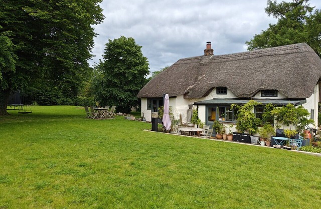 Far End Cottage - Three Bedroom House, Sleeps 5