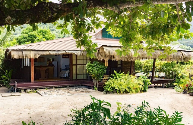 Fare Miti Beach view