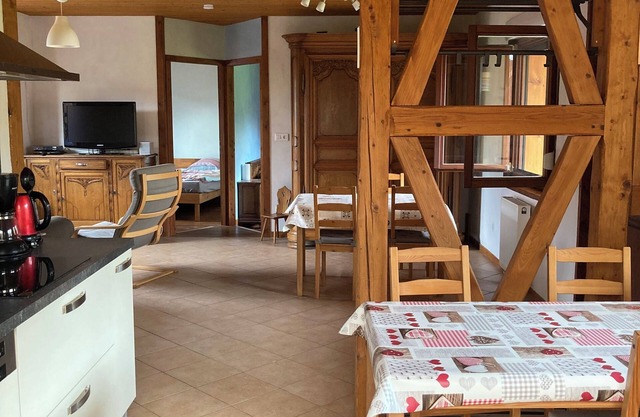 Farm holiday accommodation, very quiet location, family friendly.