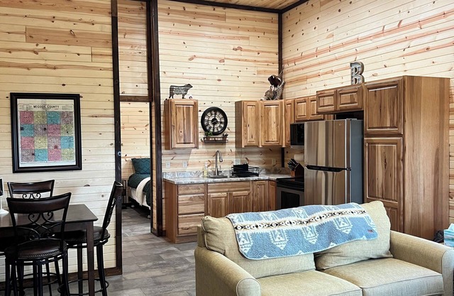 Farm Stay Close to I-90 and Sioux Falls. Hunting dogs allowed for extra fee