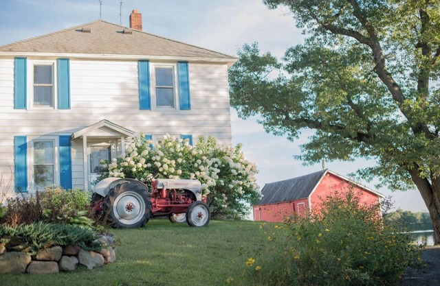 Farmhouse and Forest Sanctuary at Lily Springs Farm