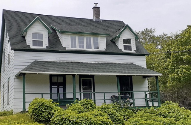 Farmhouse by Baddeck Bay - Peaceful Retreat while Exploring Cape Breton