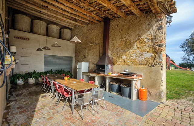 Farmhouse 'Can Guinau' with Mountain View, Private Pool and Wi-Fi