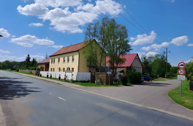 Farmhouse 'Gnadenhof Saale Wittgenstein XXL' with Private Terrace, Private Garden and Wi-Fi