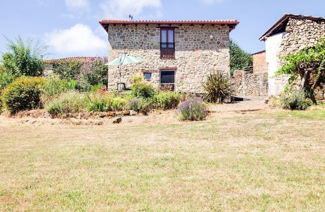 Farmhouse in Castrotañe with Terrace