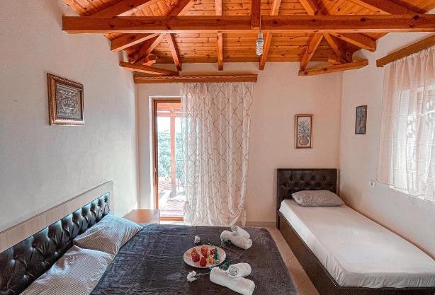 FarmHouse Qeparo