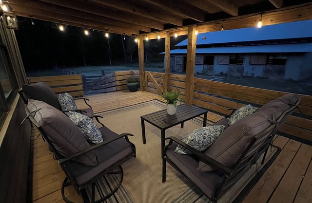 Farmhouse Retreat at Bakers Creek: Pet-Friendly, Private, Convenient Location