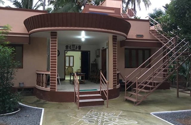 FarmStay near Pollachi amidst Coconut Trees with River Access