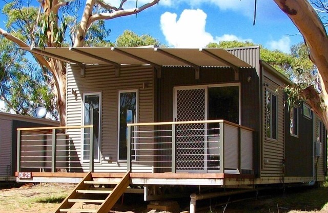 FDE 29 - FAMILY DELUXE 3 BEDROOM CABIN